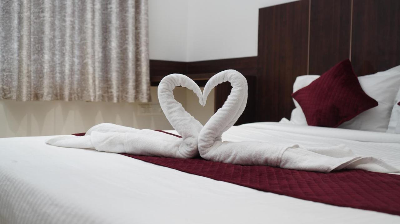 Quince Elite Hotell Mysore Eksteriør bilde